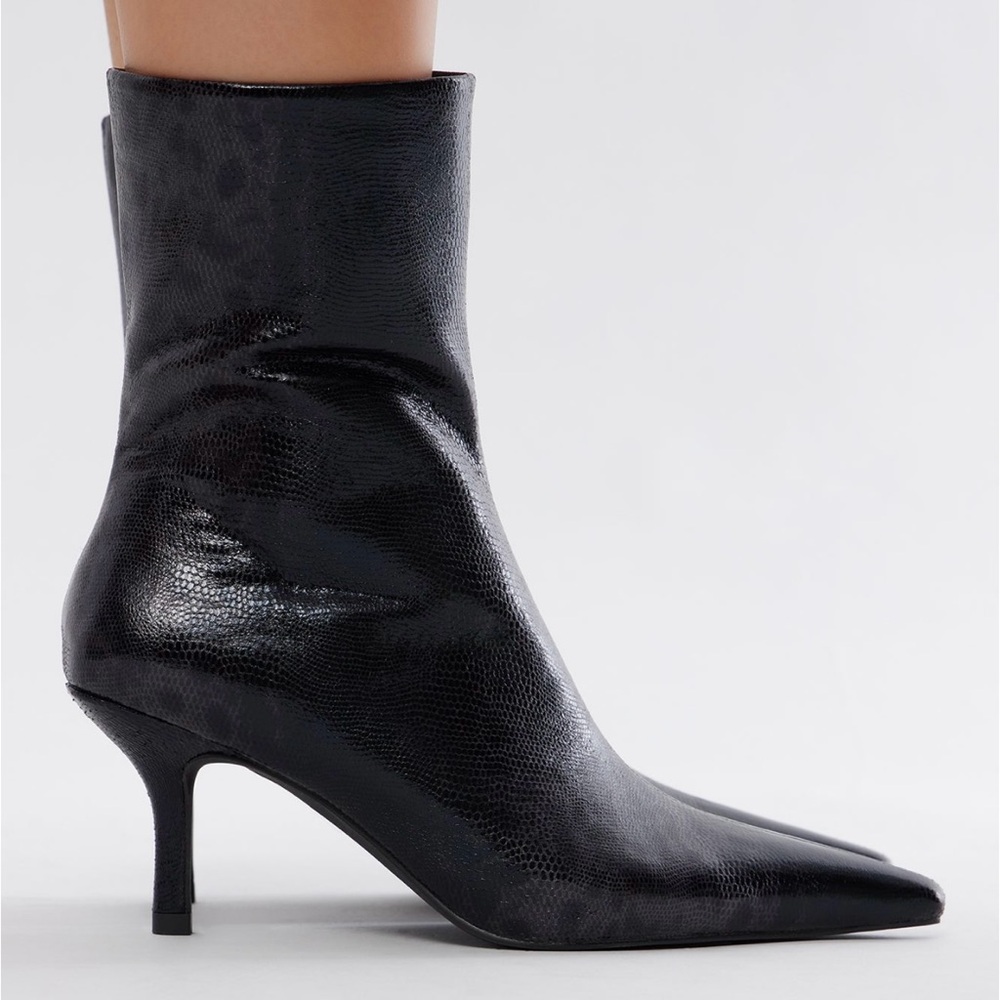 Elegant Black Ankle Boots